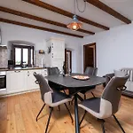 بيت للعطل Pet Friendly In With House Sea View