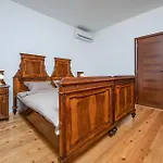 Pet Friendly In With House Sea View بيت للعطل